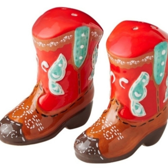 The Pioneer Woman Boot Salt and Pepper Shakers - Picture 3 of 7